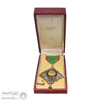 نشان همایونی درجه پنج (با جعبه و روبان فابریک) - UNC - رضا شاه