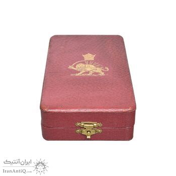 نشان همایونی درجه سه (با جعبه و روبان فابریک) - UNC - رضا شاه