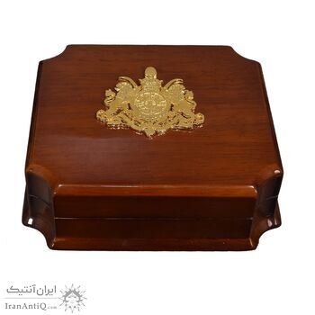 مدال یادبود رضا شاه (با جعبه فابریک) 1384 - UNC