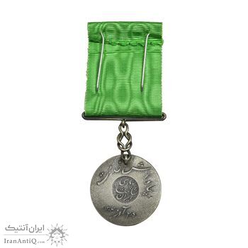 مدال نقره بپاداش خدمت (با جعبه و روبان فابریک) - UNC - رضا شاه