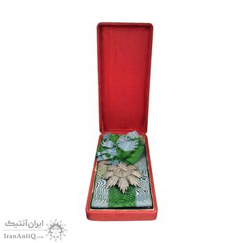 نشان همایونی درجه یک ( با جعبه و روبان  فابریک) - AU - ناصرالدین شاه