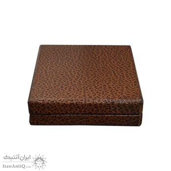 نشان فدراسیون بوکس آماتور ایران (با جعبه فابریک) - UNC - محمد رضا شاه