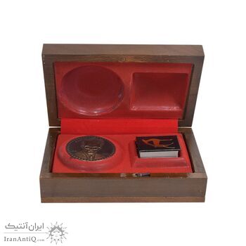 مدال یادبود صادق هدایت 1391 - با جعبه فابریک - UNC - جمهوری اسلامی