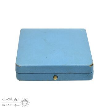 مدال طلا موسسه اعتباری دانشگاه 1346 - با جعبه فابریک - PF58 - محمدرضا شاه