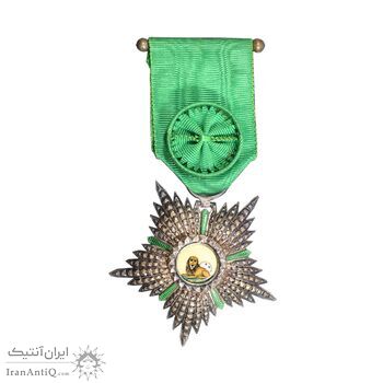 نشان همایونی درجه چهار  (با جعبه و روبان فابریک) - UNC - مظفرالدین شاه نشان همایونی درجه چهار  (با جعبه و روبان فابریک) - UNC - مظفرالدین شاه