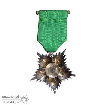 نشان همایونی درجه چهار  (با جعبه و روبان فابریک) - UNC - مظفرالدین شاه نشان همایونی درجه چهار  (با جعبه و روبان فابریک) - UNC - مظفرالدین شاه