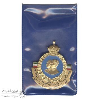 نشان فدراسیون کشتی به مناسبت صدمین سالگرد زادروز رضاشاه - با پک فابریک - UNC - محمد رضا شاه نشان فدراسیون کشتی به مناسبت صدمین سالگرد زادروز رضاشاه - با پک فابریک - UNC - محمد رضا شاه