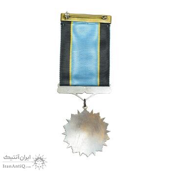 نشان درجه سه سپاس ورزشی - با روبان و جعبه فابریک - AU - محمد رضا شاه