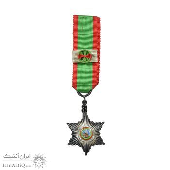 نشان همایونی درجه سه - با جعبه و روبان فابریک - شب - UNC - رضا شاه