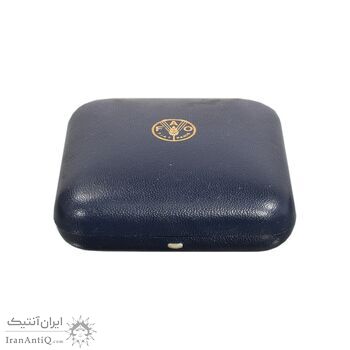 مدال یادبود فرح پهلوی FAO - با جعبه فابریک - محمدرضا شاه