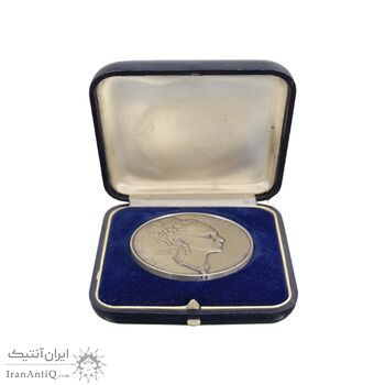 مدال یادبود فرح پهلوی FAO - با جعبه فابریک - محمدرضا شاه