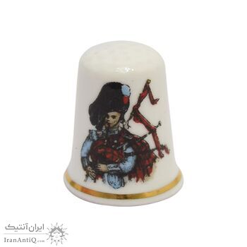 انگشتانه چینی قدیمی طرح سرباز انگلیسی - کد 006612