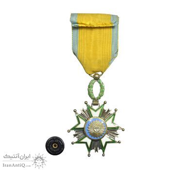 نشان تاج درجه چهار 1332 - با جعبه و روبان فابریک - AU - احمد شاه