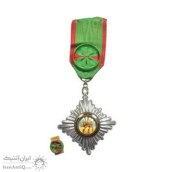 نشان همایونی درجه چهار - با جعبه و روبان فابریک - UNC - رضا شاه