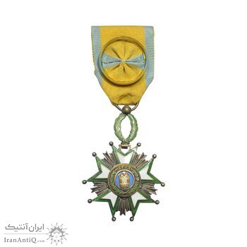 نشان تاج درجه چهار 1332 - با روبان فابریک - AU - احمد شاه