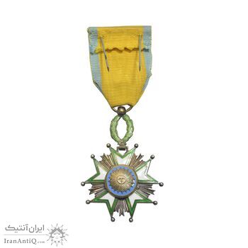 نشان تاج درجه چهار 1332 - با روبان فابریک - AU - احمد شاه