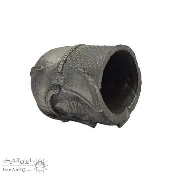 انگشتانه سربی قدیمی با طرح کلاهخود - کد 007069