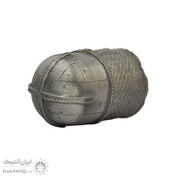 انگشتانه سربی قدیمی با طرح کلاهخود - کد 007069
