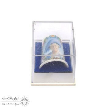 انگشتانه چینی قدیمی با طرح نشان ملکه الیزابت  - کد 007062 انگشتانه چینی قدیمی با طرح نشان ملکه الیزابت  - کد 007062
