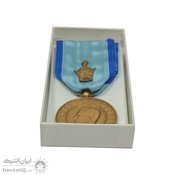مدال یادبود آویزی بیست و پنجمین سده - روز - با جعبه فابریک - UNC - محمد رضا شاه