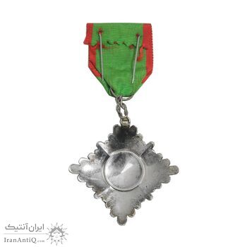نشان همایونی درجه پنج - با جعبه و روبان فابریک - AU - رضا شاه