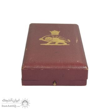 نشان همایونی درجه پنج - با جعبه و روبان فابریک - AU - رضا شاه