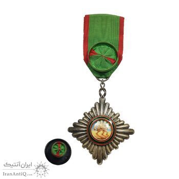 نشان همایونی درجه چهار - با جعبه و روبان فابریک - AU - رضا شاه