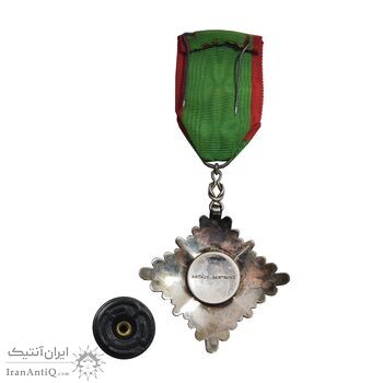 نشان همایونی درجه چهار - با جعبه و روبان فابریک - AU - رضا شاه