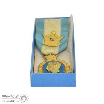 نشان بیست و پنجمین سال سلطنت - با جعبه فابریک - AU - محمد رضا شاه
