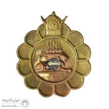 نشان کلاه شرکت ملی نفت ایران - AU - محمد رضا شاه