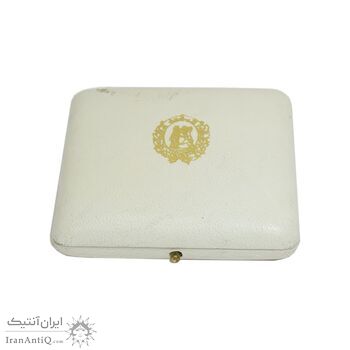 مدال طلا مادر والا 2535 - دو رخ - با پلمپ و جعبه - 30 گرمی - PF67 - محمد رضا شاه