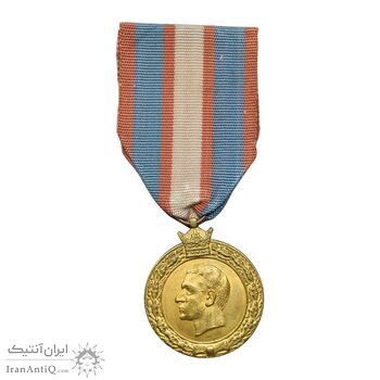 مدال یادبود 28 مرداد 1332 - نوشته برجسته - با روبان - AU - محمدرضا شاه