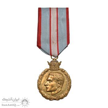 مدال یادبود 28 مرداد 1332 - با روبان - EF - محمدرضا شاه