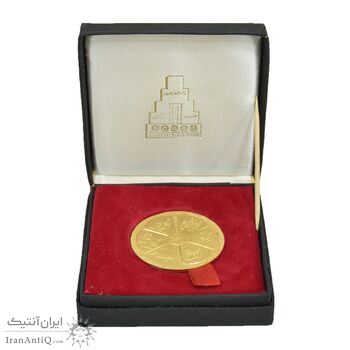 مدال طلا انقلاب سفید 1346 - با جعبه فابریک - MS61 - محمد رضا شاه