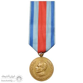 مدال آویزی 2500 سال شاهنشاهی ایران - با روبان فابریک - AU - محمد رضا شاه