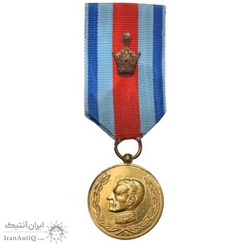 مدال آویزی 2500 سال شاهنشاهی ایران - با روبان و تاج - AU - محمد رضا شاه