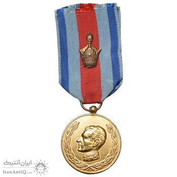 مدال آویزی 2500 سال شاهنشاهی ایران - با روبان و تاج - AU - محمد رضا شاه