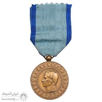 مدال یادبود آویزی بیست و پنجمین سده - روز - با روبان فابریک - AU - محمد رضا شاه