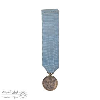 مدال یادگار تاجگذاری 1305 (با روبان فابریک) - شب - MS64 - رضا شاه