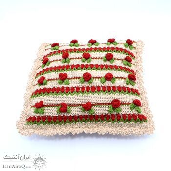 کوسن روکش قلاب بافی طرح گل بوته برجسته