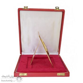 لوح یادبود بازی های آسیایی تهران 1353 (جعبه فابریک) - UNC - محمد رضا شاه لوح یادبود بازی های آسیایی تهران 1353 (جعبه فابریک) - UNC - محمد رضا شاه