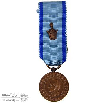 مدال یادبود آویزی بیست و پنجمین سده (شب) - با جعبه فابریک - UNC - محمد رضا شاه