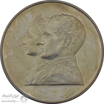 مدال نقره 200 ریال جشنهای 2500 ساله 1350 - PF58 - محمد رضا شاه