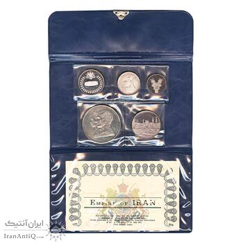 مدال های نقره سری جشنهای 2500 ساله شاهنشاهی - با روزنامه رسمی - UNC - محمد رضا شاه