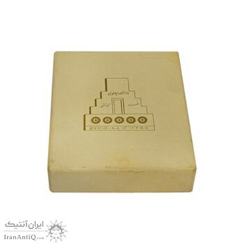 مدال نقره انقلاب سفید 1346 (با جعبه فابریک) - UNC - محمد رضا شاه