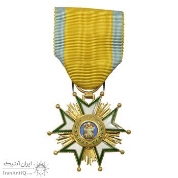 نشان تاج درجه پنج 1332 (با جعبه و روبان فابریک) - UNC - احمد شاه