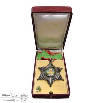 نشان همایونی درجه سه (با جعبه و روبان فابریک) - UNC - رضا شاه