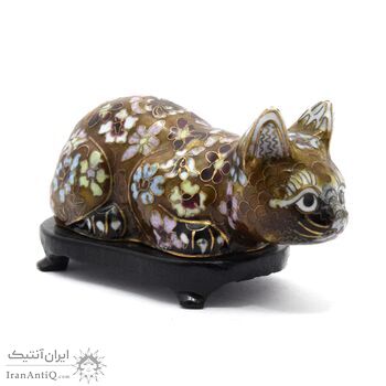 مجسمه میناکاری طرح گربه قهوه ای (با پایه) آنتیک مجسمه میناکاری طرح گربه قهوه ای (با پایه) آنتیک