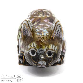 مجسمه میناکاری طرح گربه قهوه ای (با پایه) آنتیک مجسمه میناکاری طرح گربه قهوه ای (با پایه) آنتیک