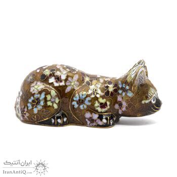 مجسمه میناکاری طرح گربه قهوه ای (با پایه) آنتیک مجسمه میناکاری طرح گربه قهوه ای (با پایه) آنتیک